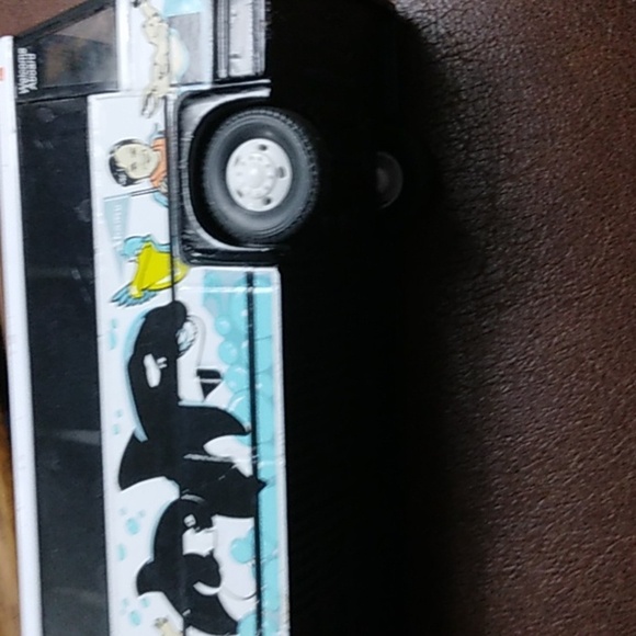 VTG SeaWorld Bus  Gorgi Classics - Picture 5 of 10